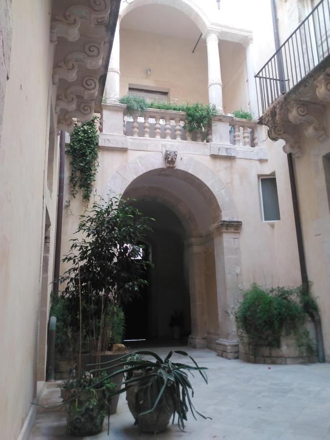 דירות סירקוזה Ortigia Family House מראה חיצוני תמונה