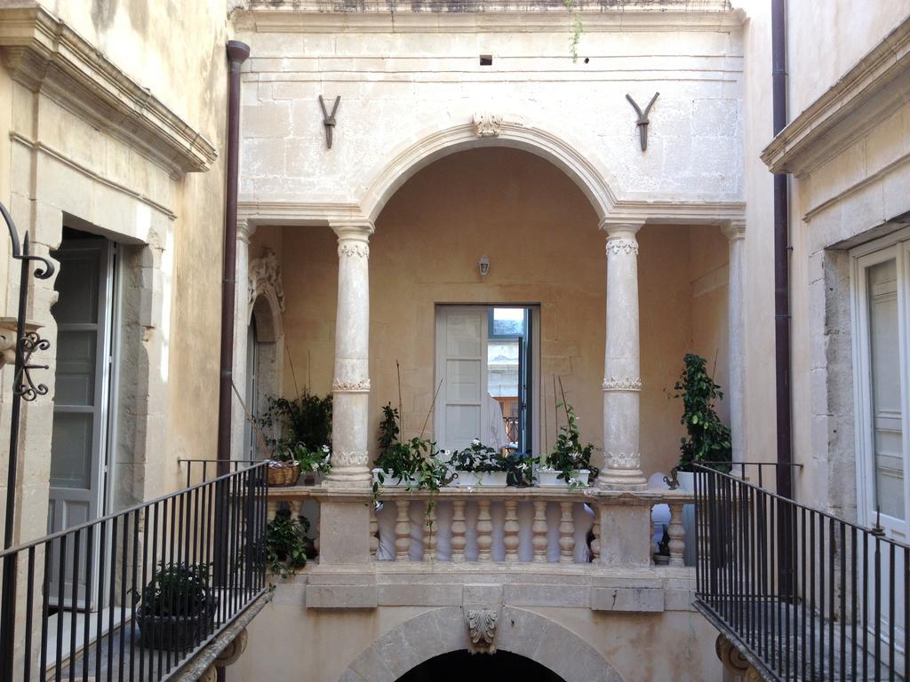 דירות סירקוזה Ortigia Family House מראה חיצוני תמונה
