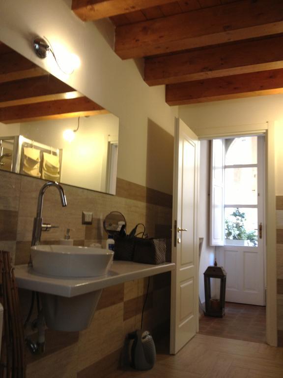 דירות סירקוזה Ortigia Family House מראה חיצוני תמונה